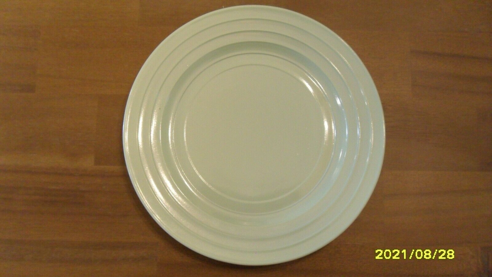 Pair Vintage Hazel Atlas Moderntone Platonite Pastel Green 9" Dinner Plates